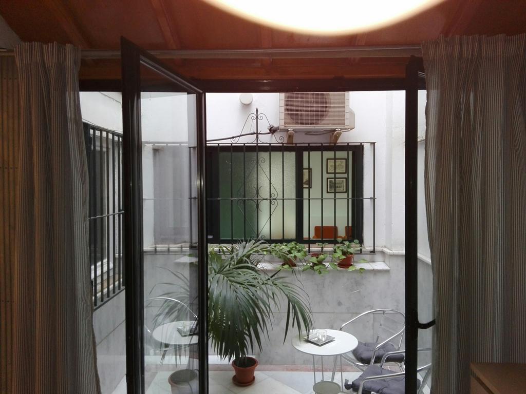 Centrico Apartamento Con Patio Privado Sevilla Exterior foto